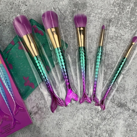 TARTE minutes to mermaid brush set Be A Mermaid & Make Waves - Picture 3 of 4
